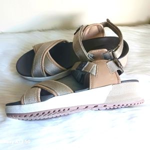 Lands'End Women's Errand Runner Sandals Sz 7B
